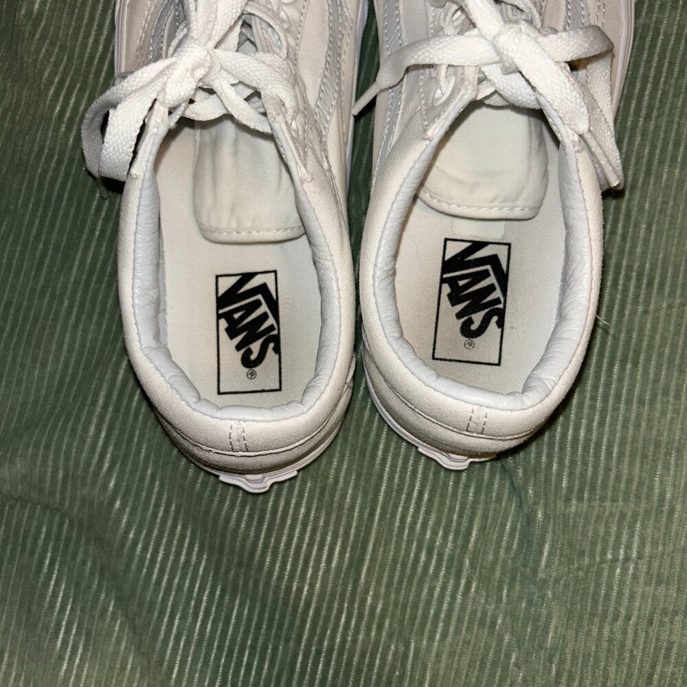 Vans - Picture 5 of 8